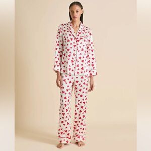 Lila Amore Red Heart Pyjamas
In Silk Satin Heart Pattern Pajama Pants